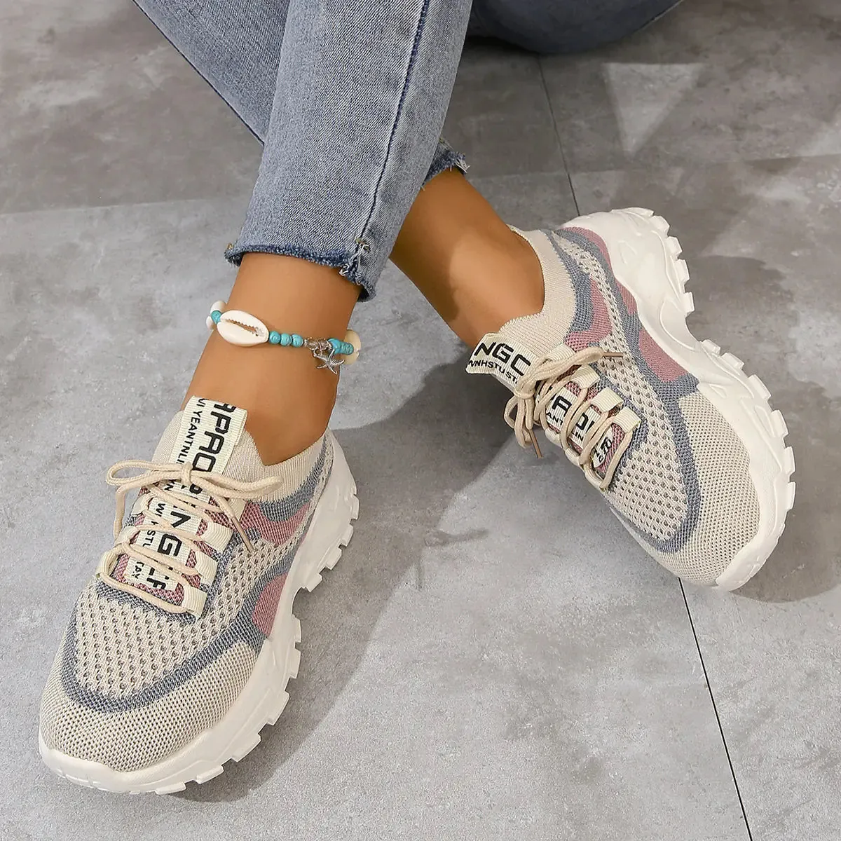 2025 Chic Breathable Sneakers