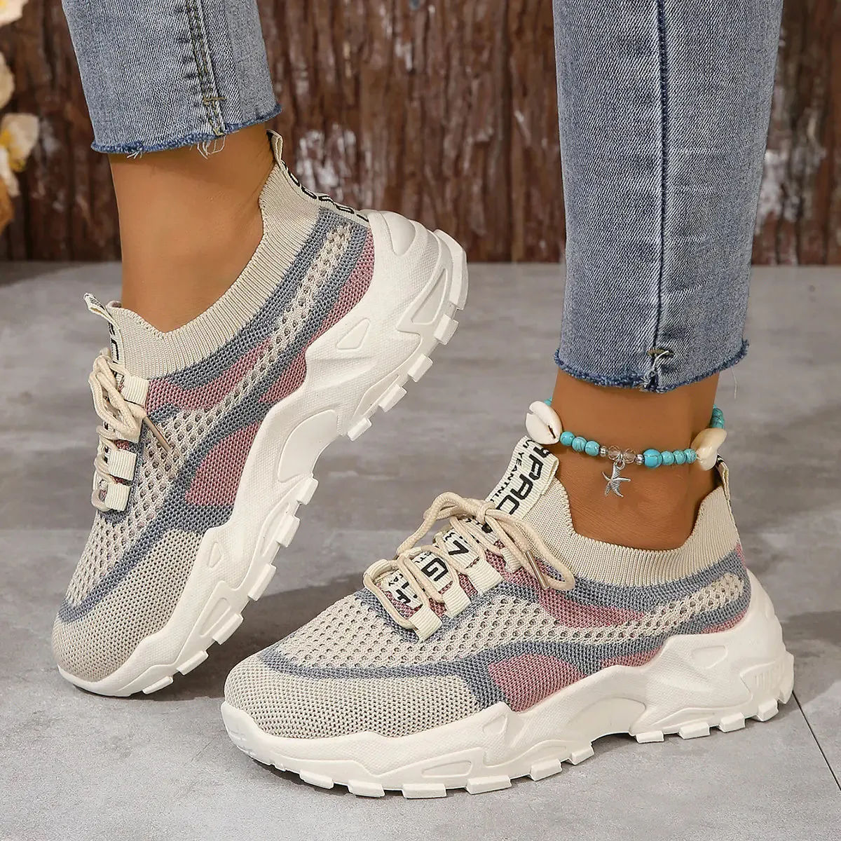 2025 Chic Breathable Sneakers