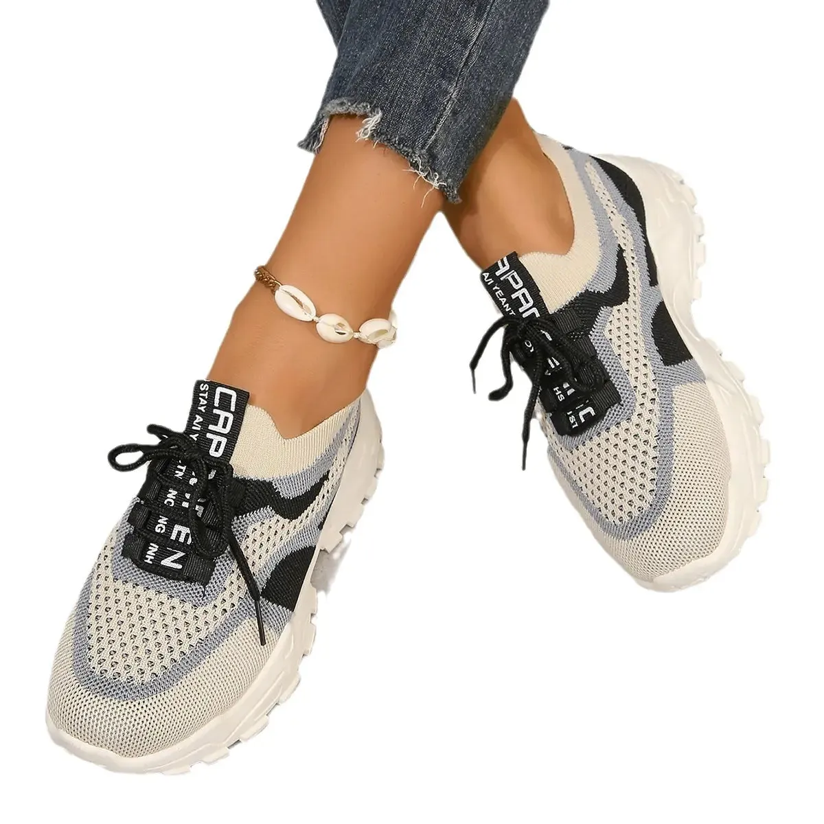 2025 Chic Breathable Sneakers
