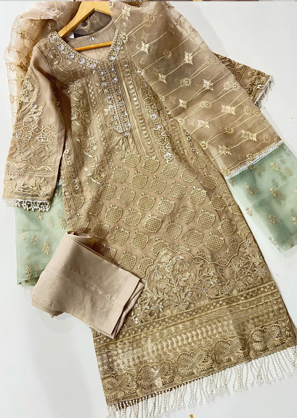AMR1402 Readymade Organza Suit