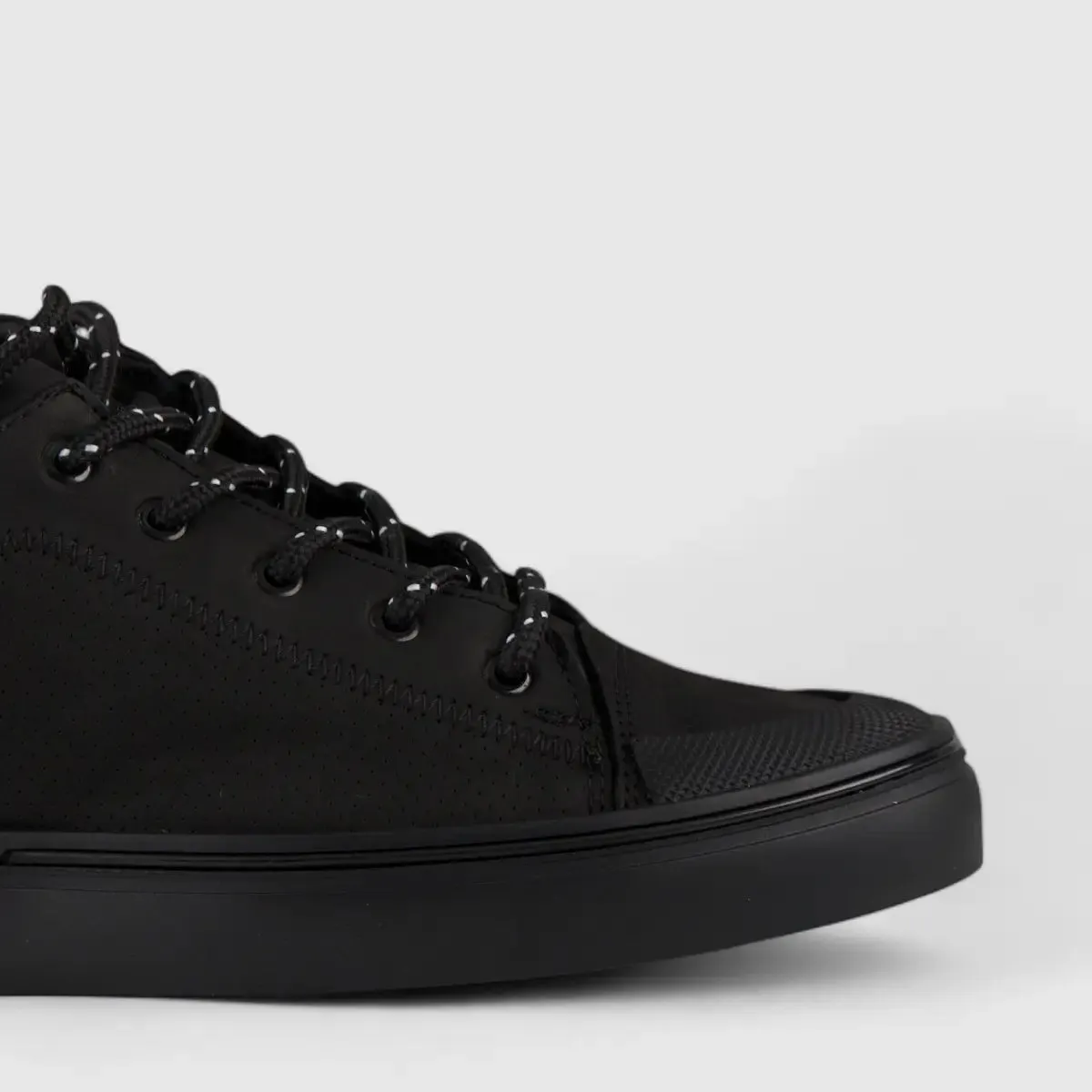 Bulletti Lace Up Sneaker Black 152-17134