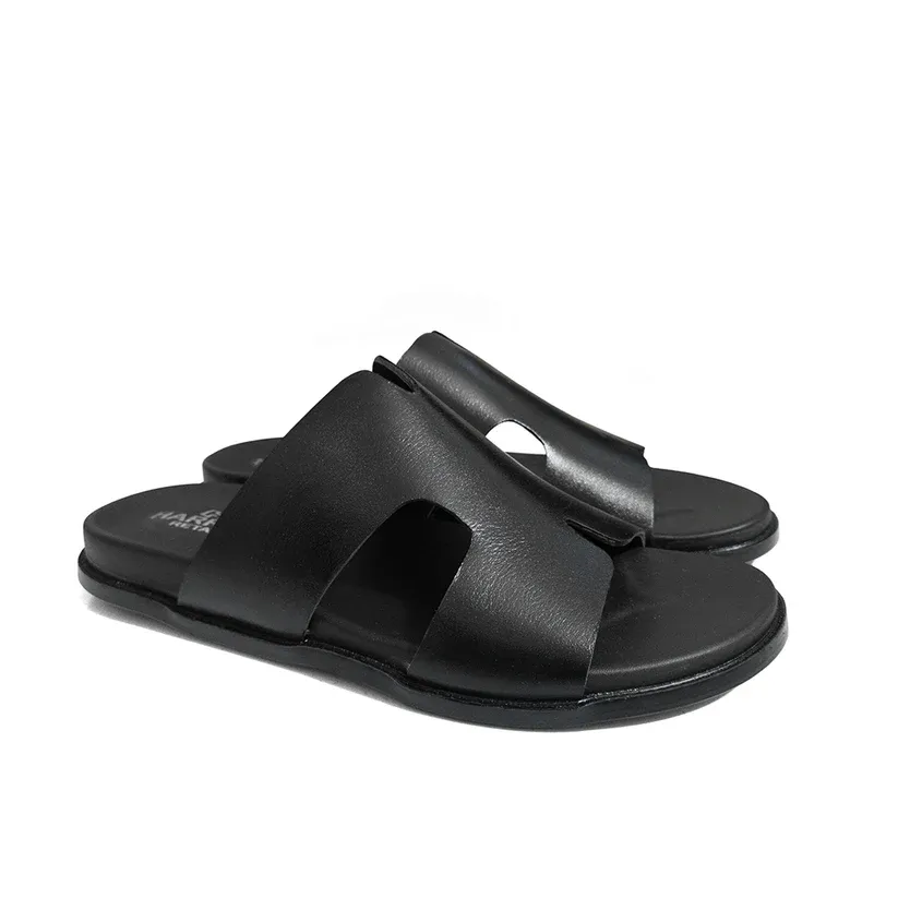 CLASSIC BLACK SLIPPERS