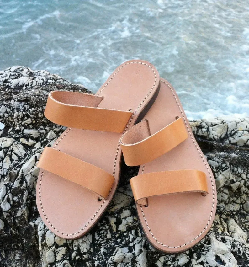 Classic leather sandals