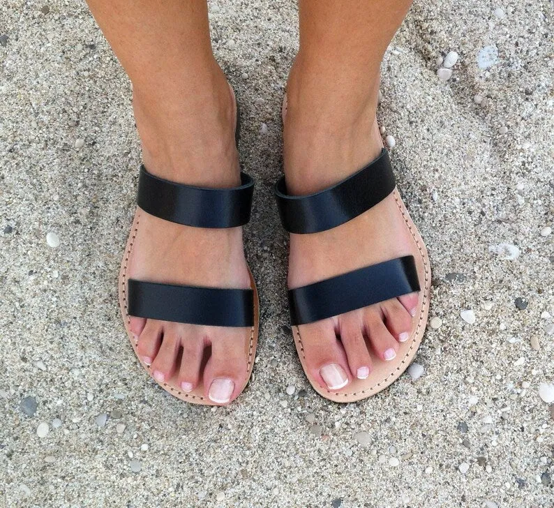 Classic leather sandals