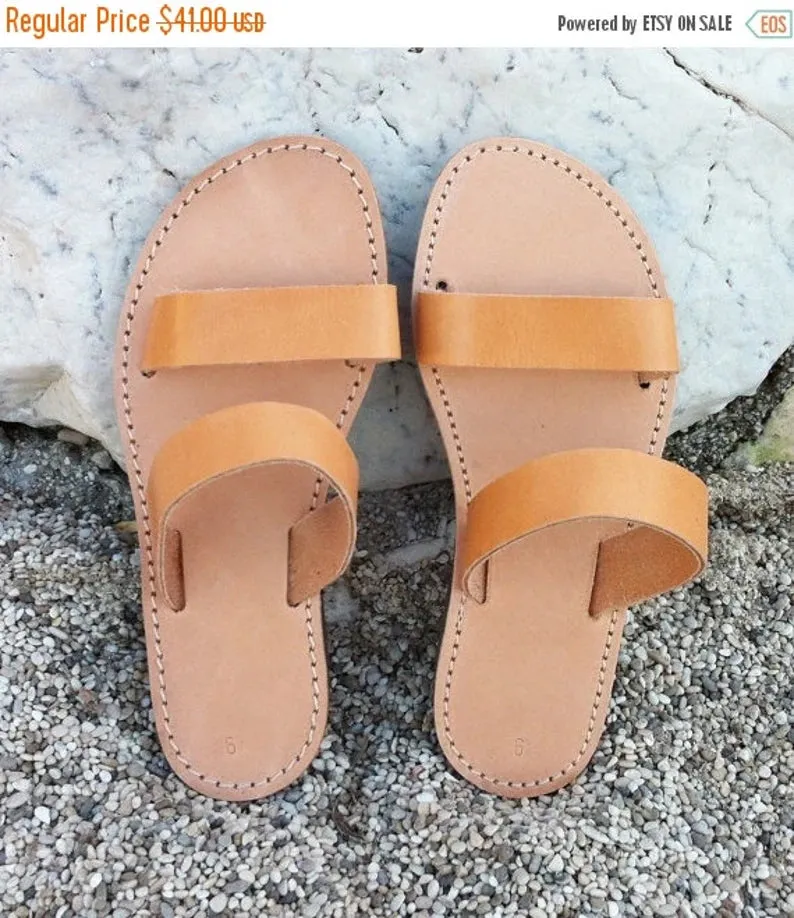 Classic leather sandals