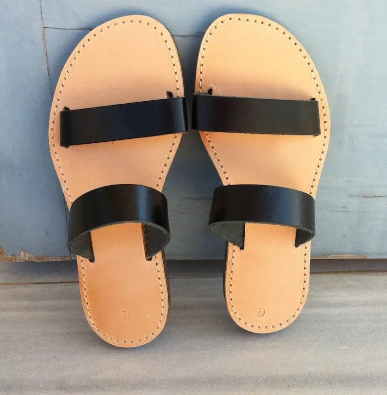 Classic leather sandals