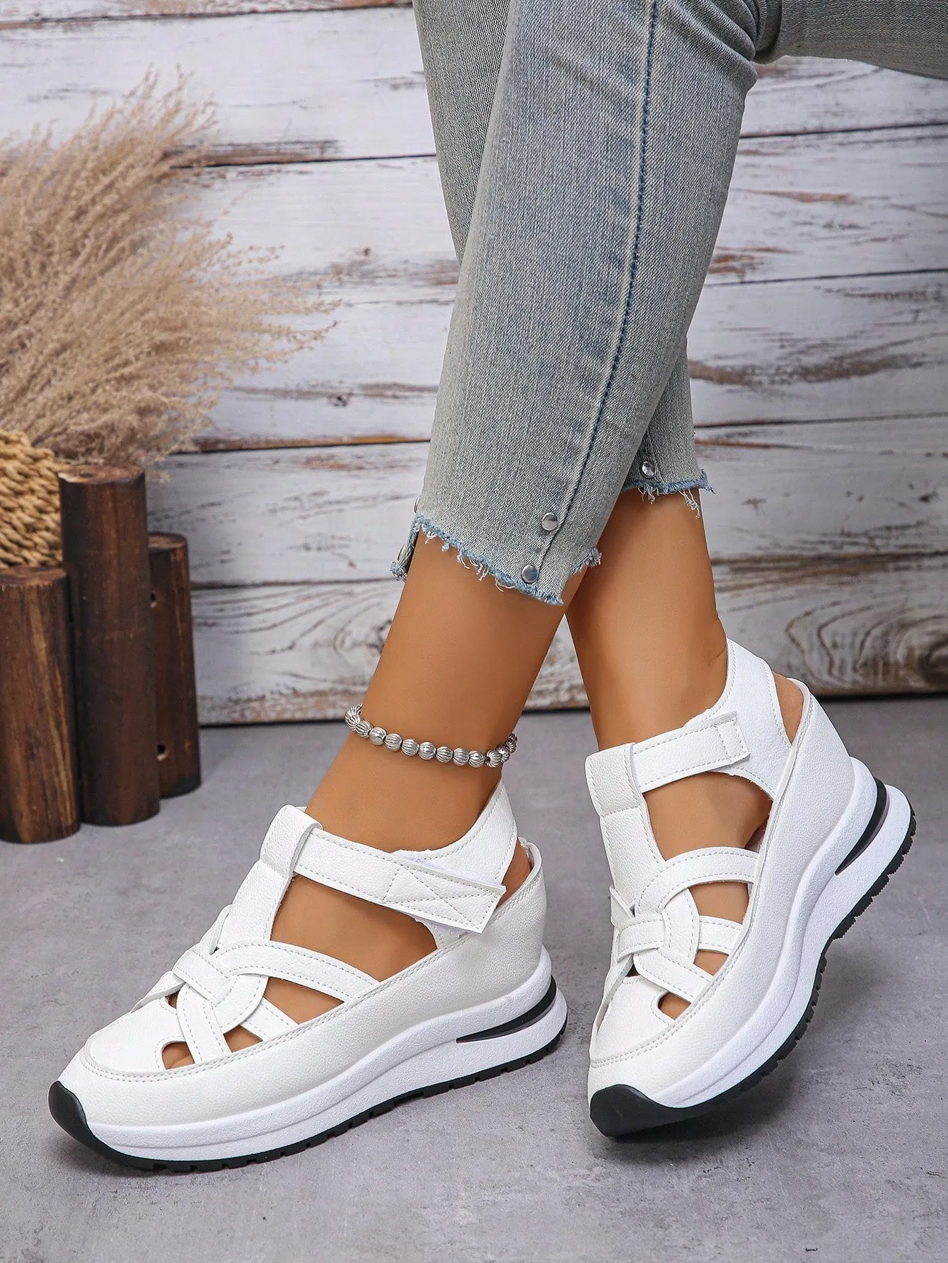 Comfort Meets Style: Women's Breathable Platform