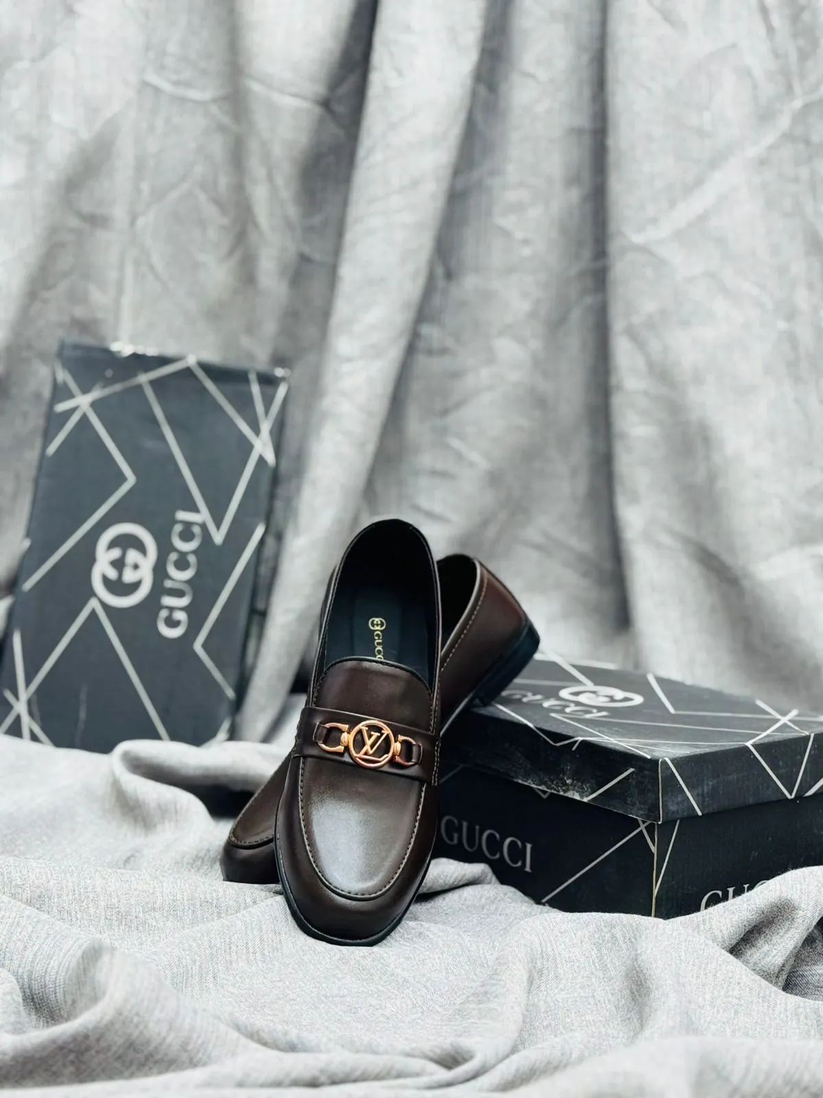 Elegant Brown Leather Loafers with Gold Buckle – Timeless Sophistication