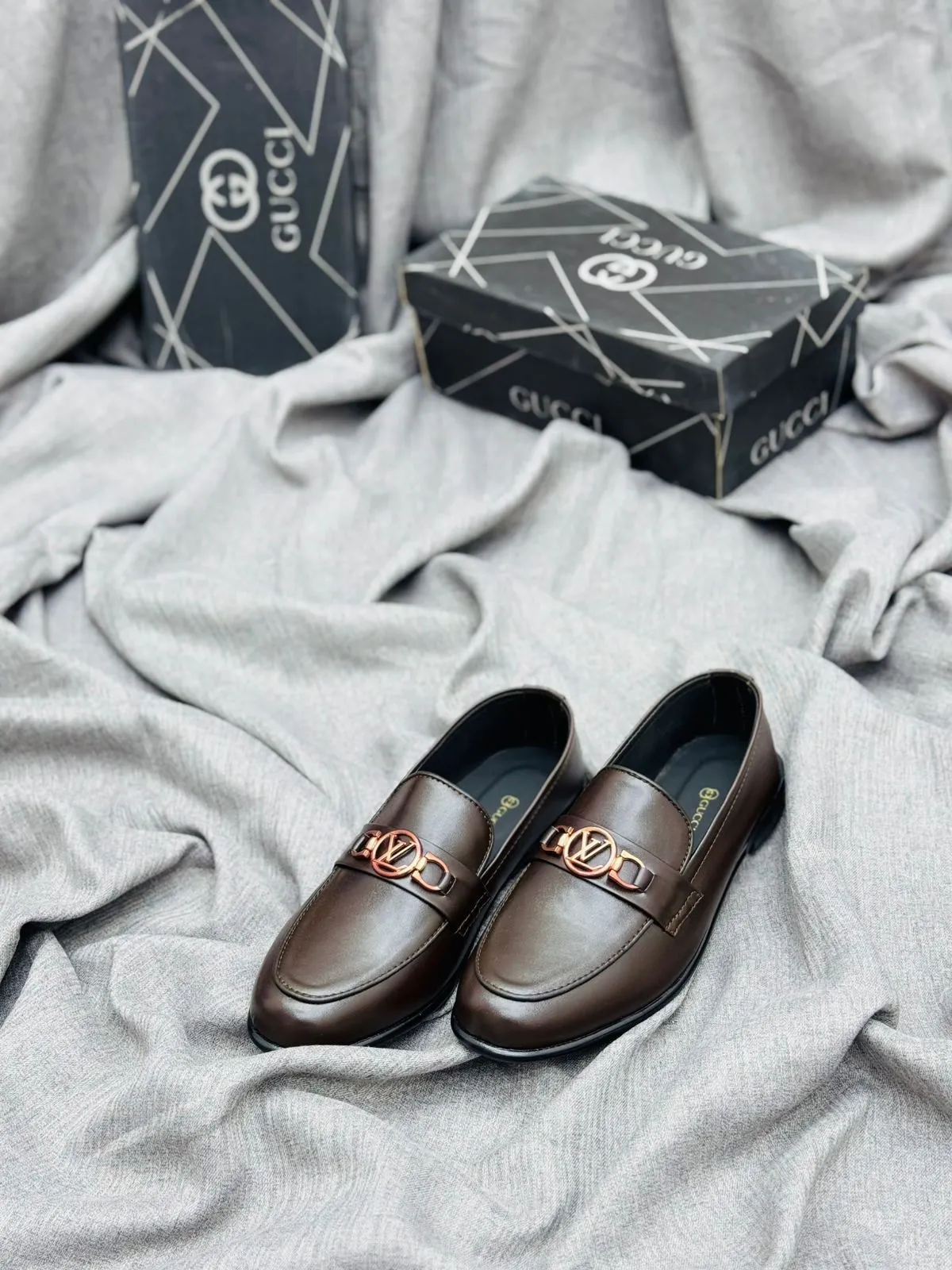 Elegant Brown Leather Loafers with Gold Buckle – Timeless Sophistication
