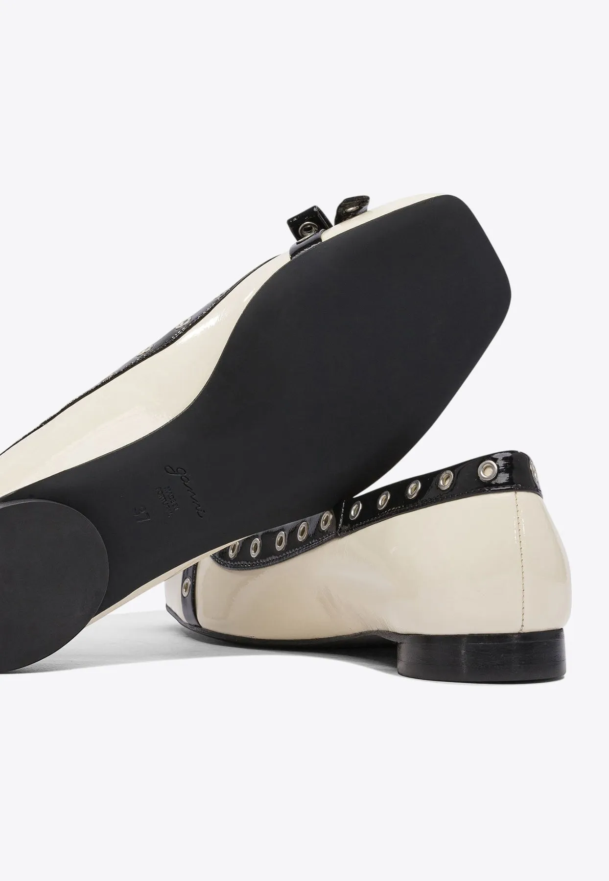 Eyelets Bow Ballet Flats