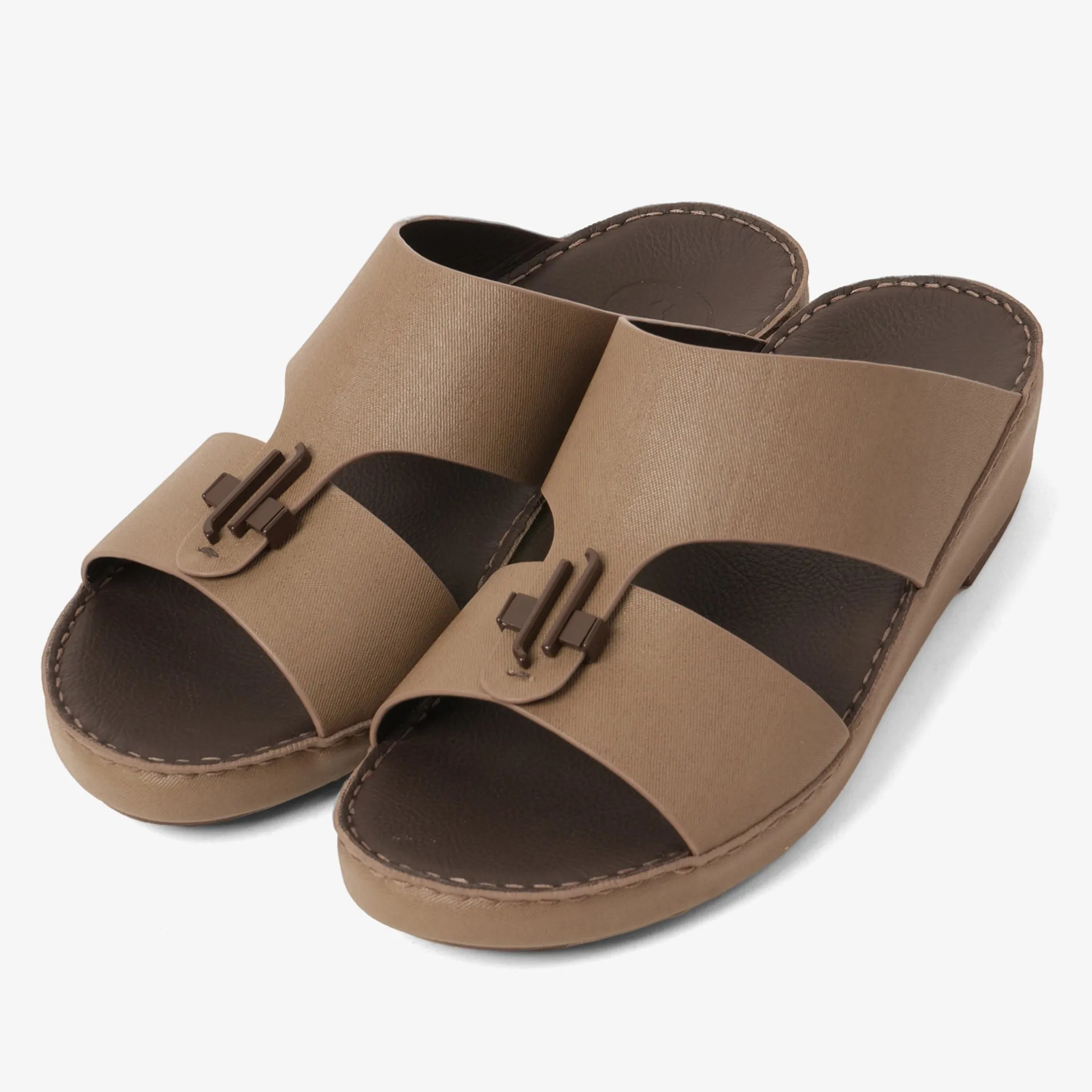 FARADA MENS UNIQUE TEXTURED ACCENT SANDALS TRUFFLE