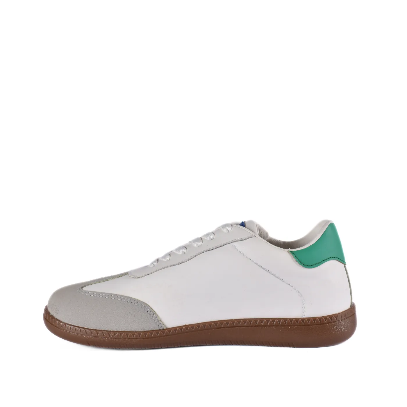 Fashionable Sneaker with Trims