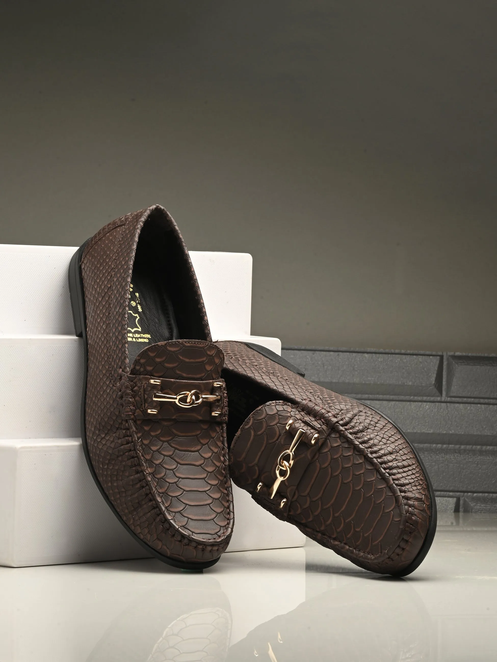 Hitz Men's Brown Leather Casual Loafers