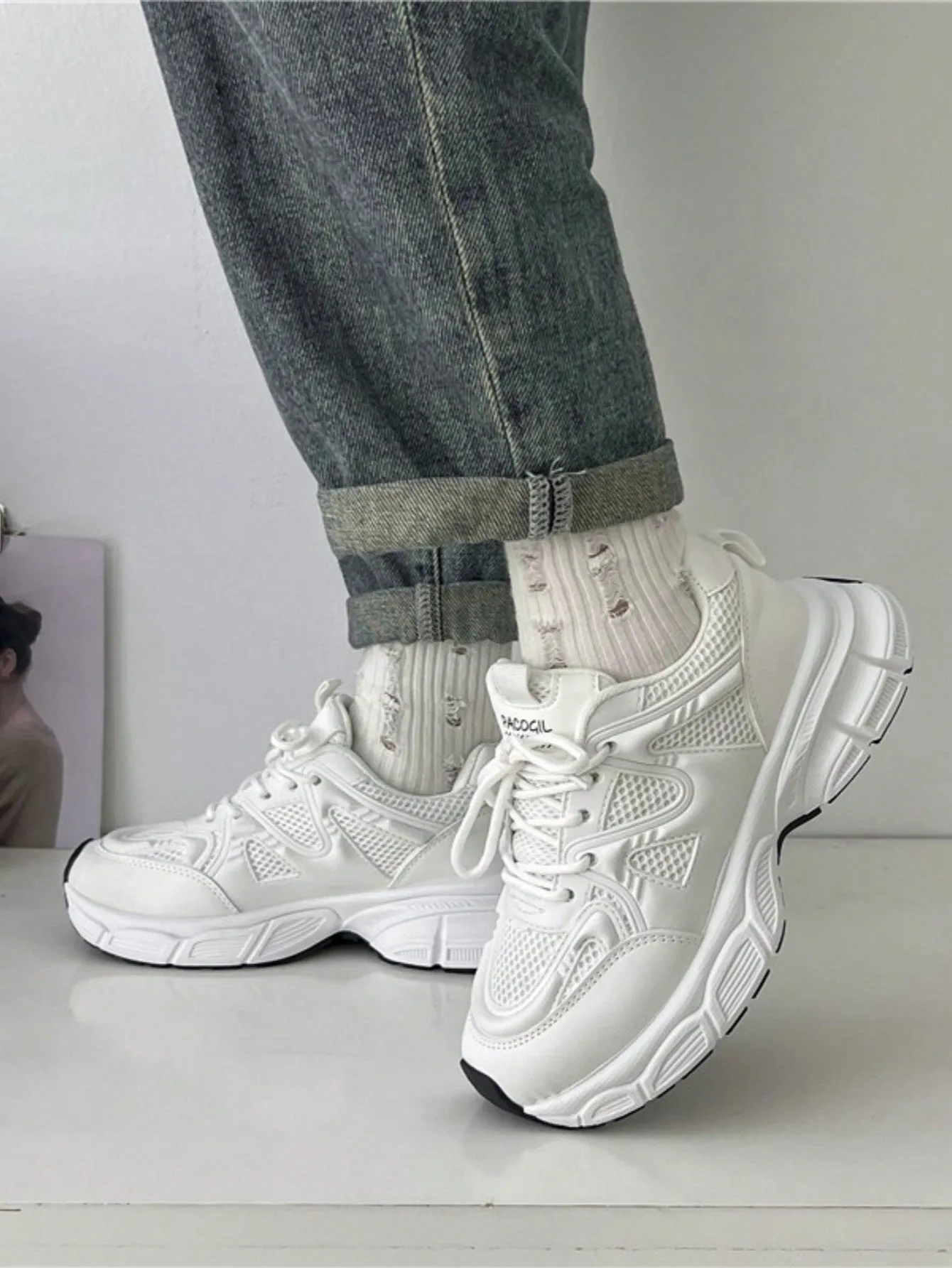 Lace-Up Design Thick-Soled Breathable Sneakers
