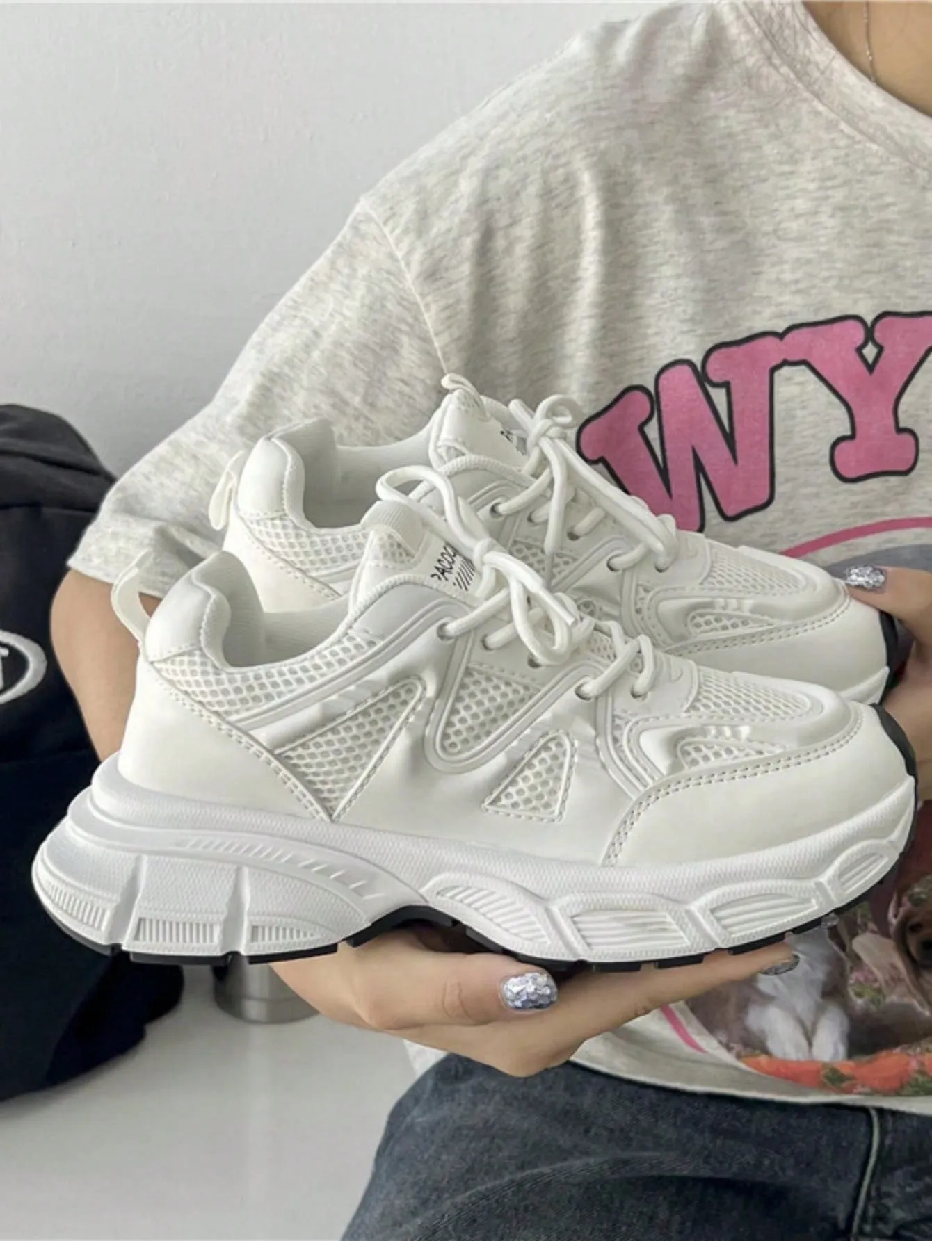 Lace-Up Design Thick-Soled Breathable Sneakers