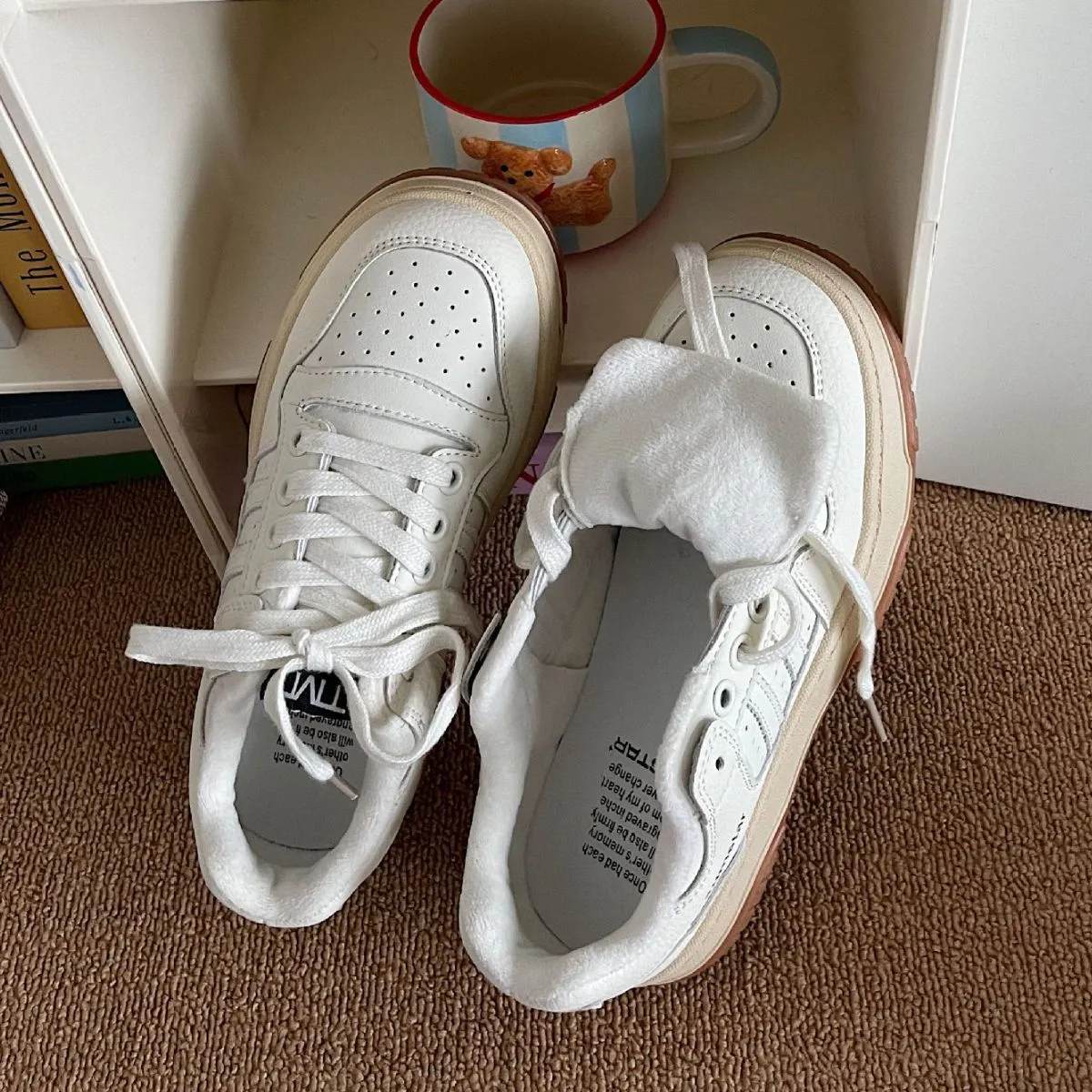 Lace Up Round Toe Platform Sneakers