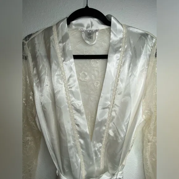 Linea Donatella Ivory Lace-Back Long Wrap Robe Lingerie Women’s Size S/M