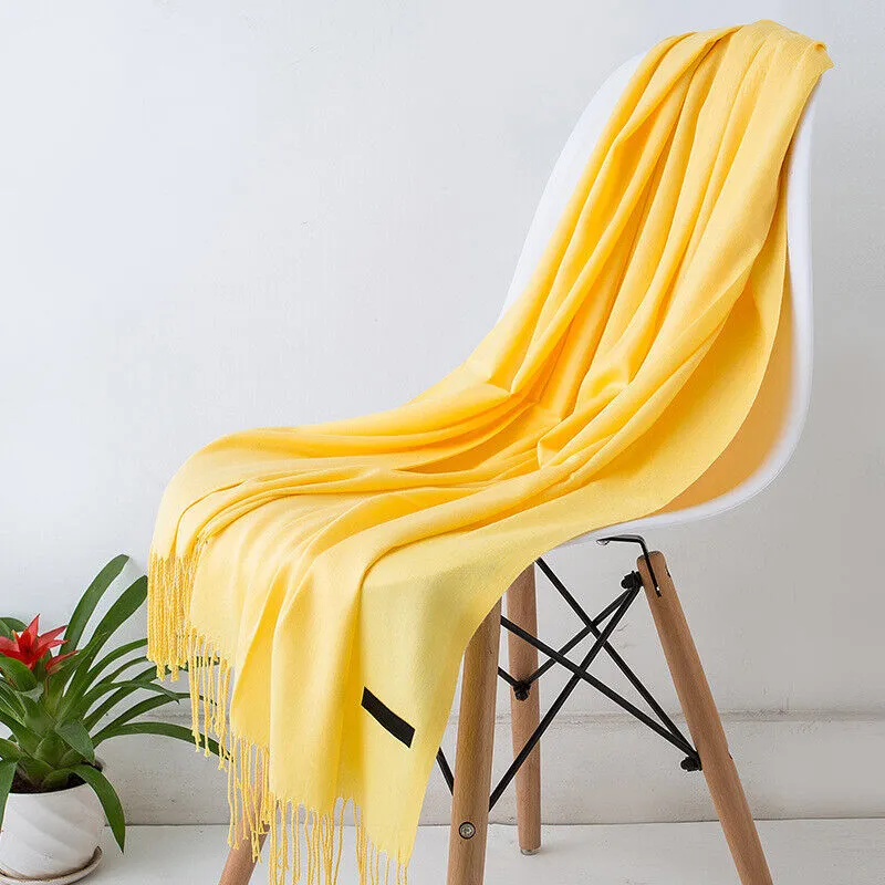Liora Cashmere Scarf – Elegant and Versatile Winter Style