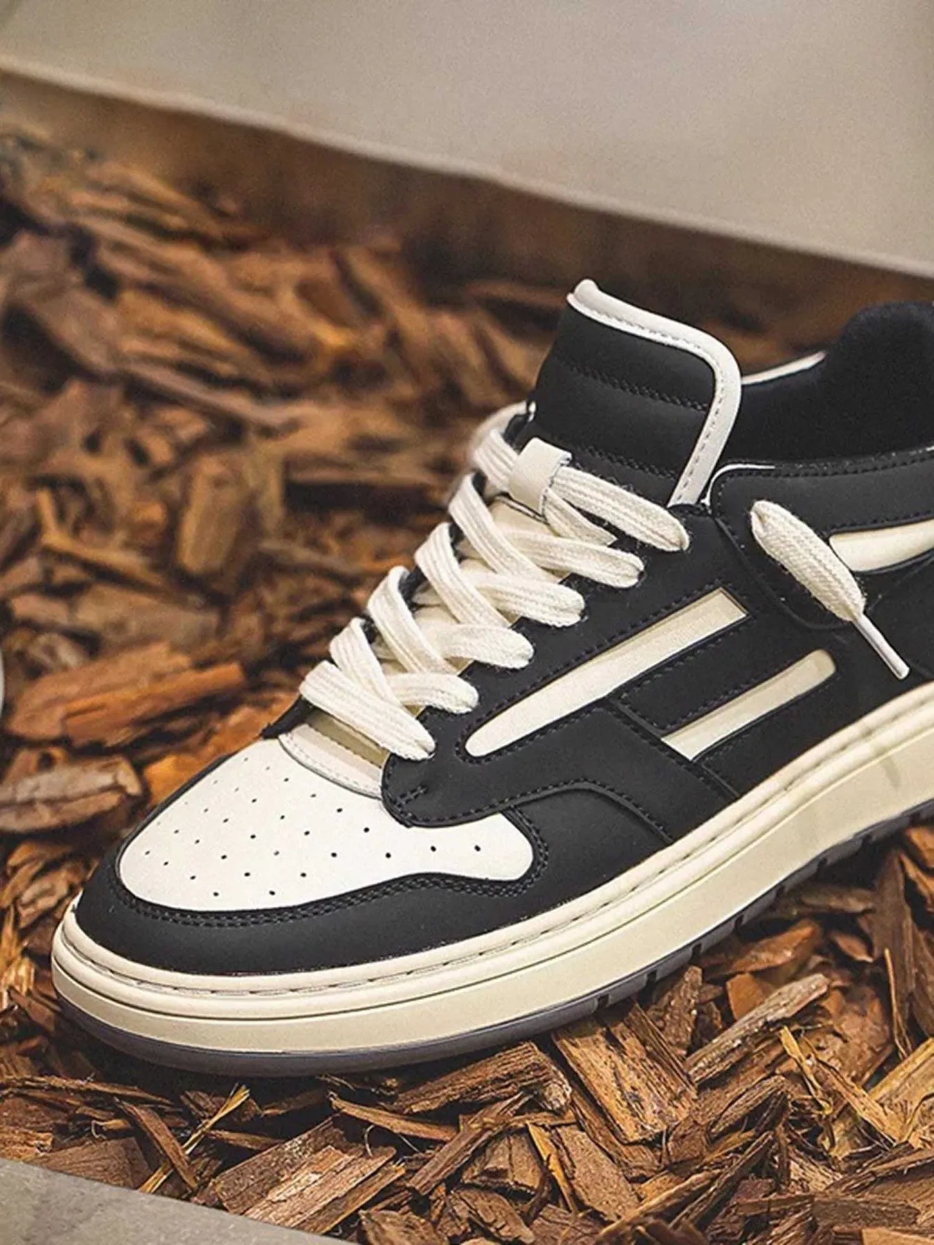 Low-top Breathable Sneakers