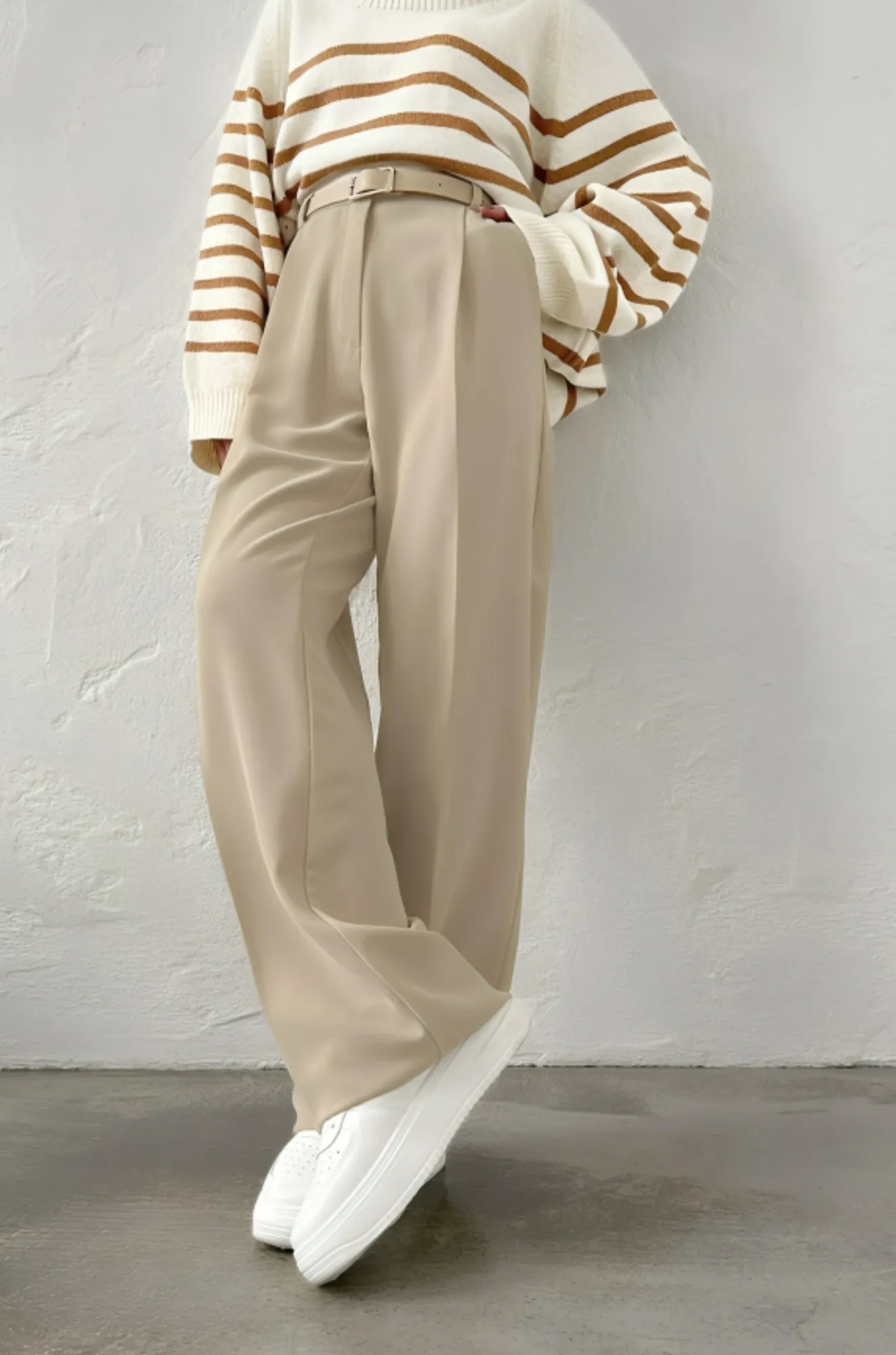 Mae Flared Pants - High-Waisted Trousers for Woman