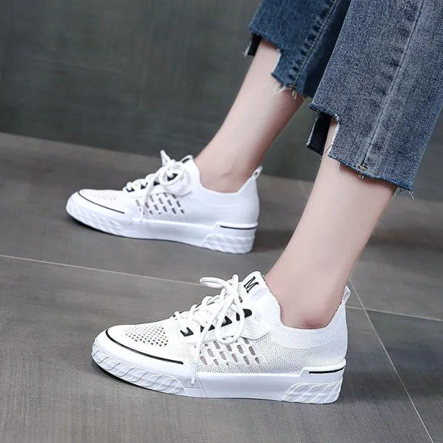 Mesh Surface Hollow Soft-soled Shoes
