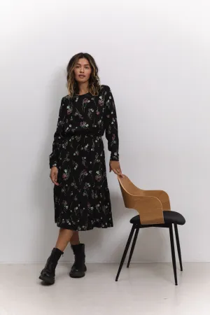 Midi dress with round neckline