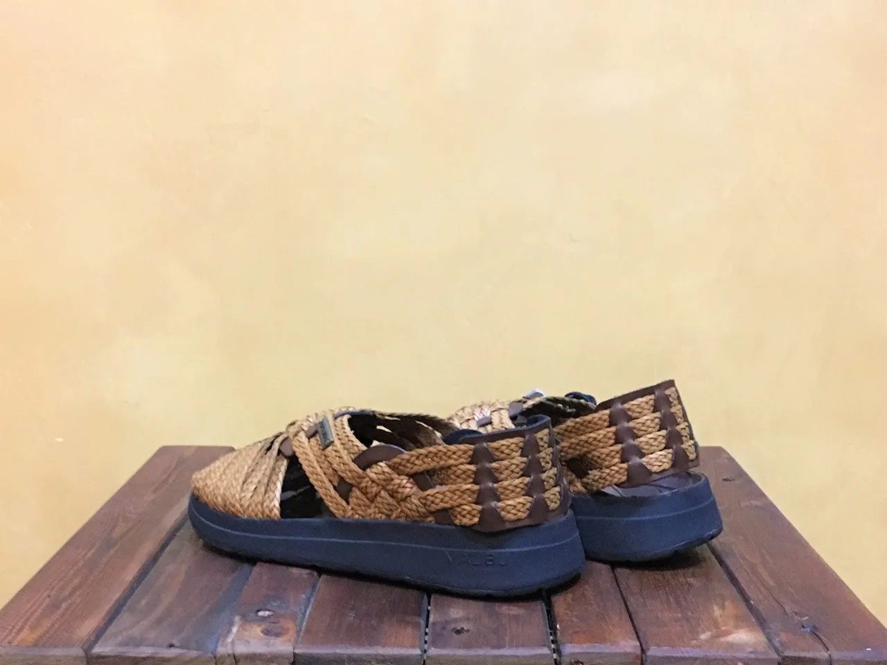 MS010014 Malibu Sandals Canyon Braid Whiskey/Black