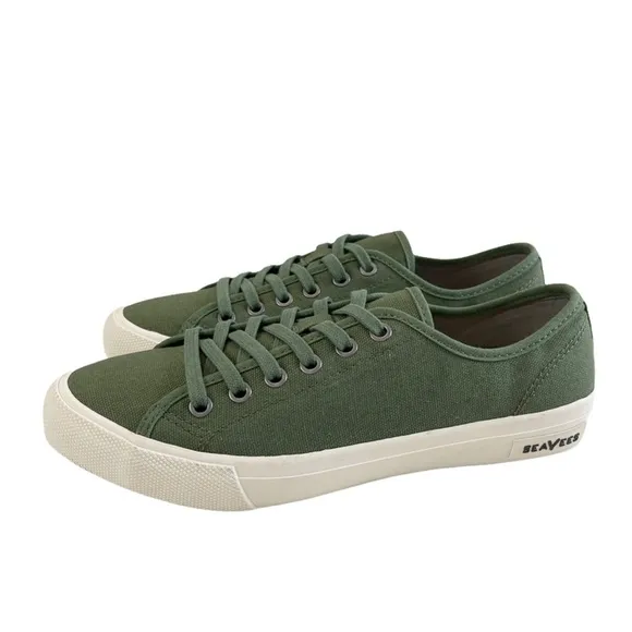 NWOT SeaVees Monterey Standard Canvas Sneakers