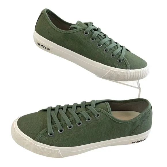 NWOT SeaVees Monterey Standard Canvas Sneakers
