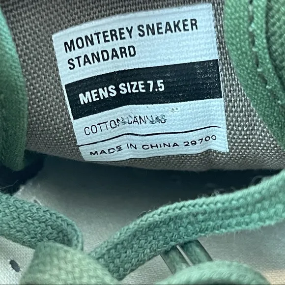 NWOT SeaVees Monterey Standard Canvas Sneakers
