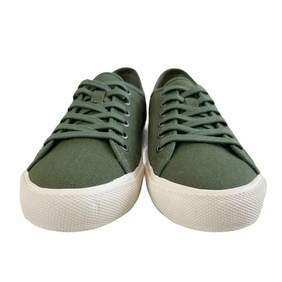 NWOT SeaVees Monterey Standard Canvas Sneakers