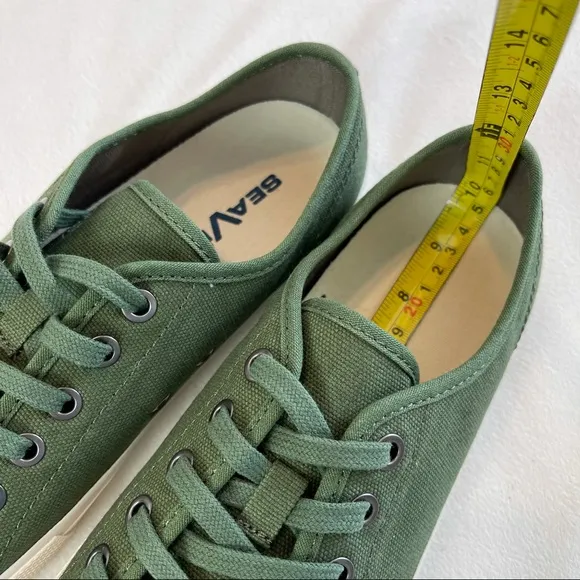 NWOT SeaVees Monterey Standard Canvas Sneakers