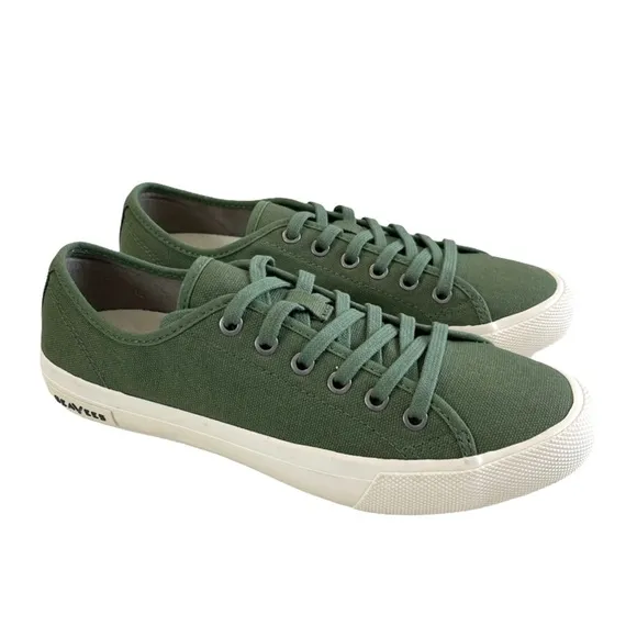 NWOT SeaVees Monterey Standard Canvas Sneakers