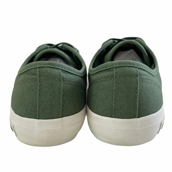 NWOT SeaVees Monterey Standard Canvas Sneakers