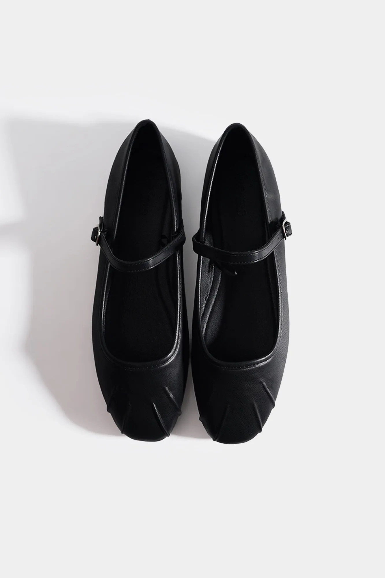 Pleated Ballet Flats with strap