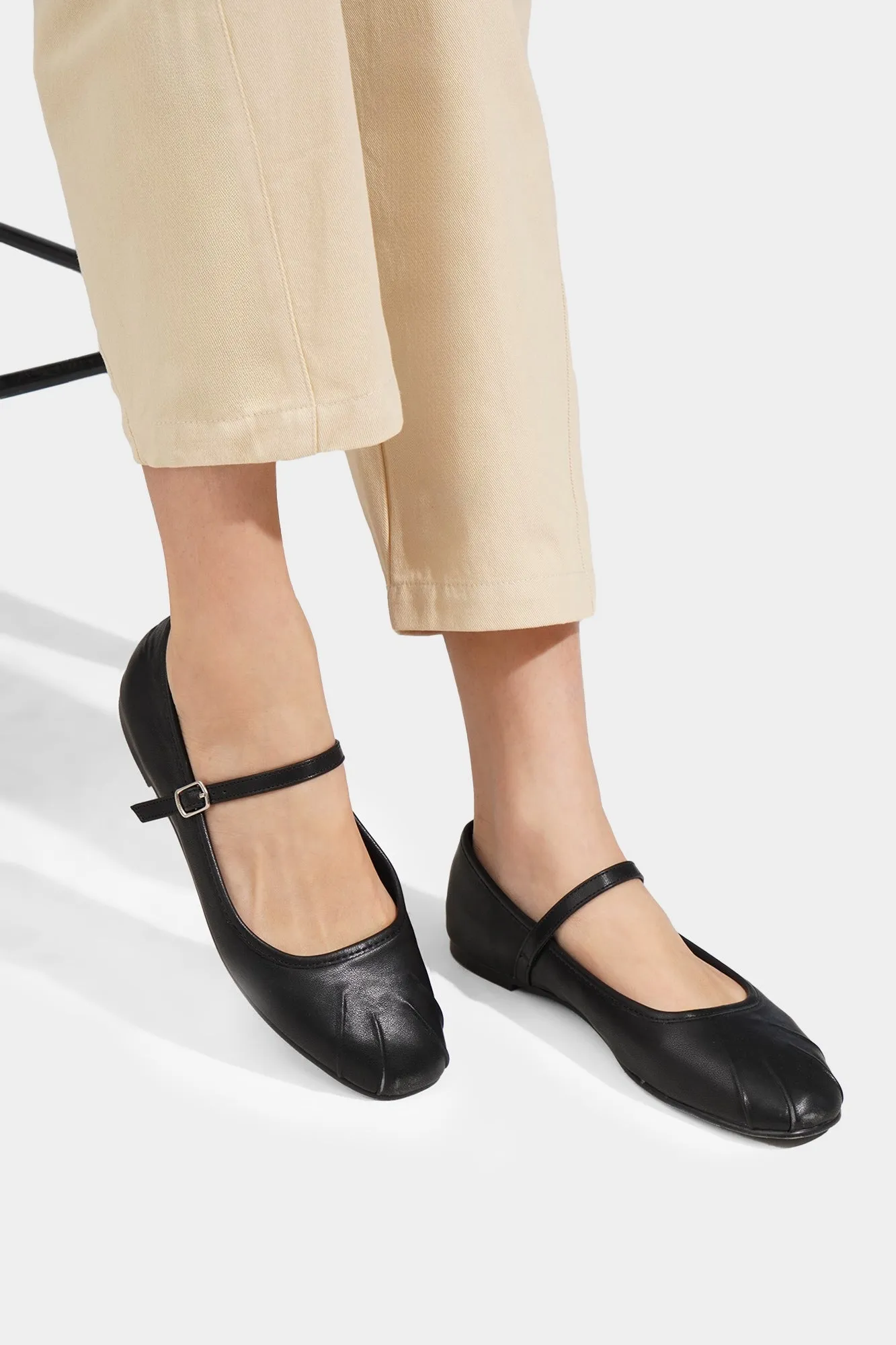 Pleated Ballet Flats with strap