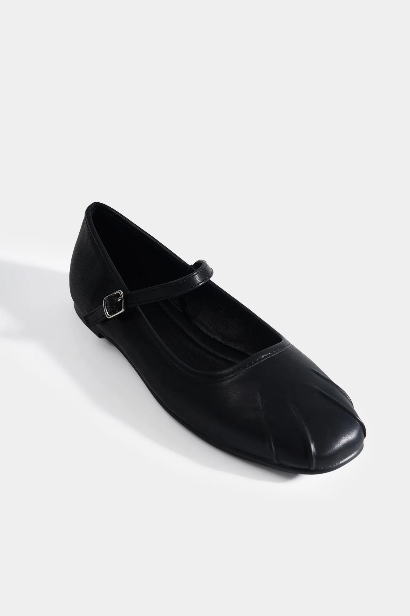 Pleated Ballet Flats with strap
