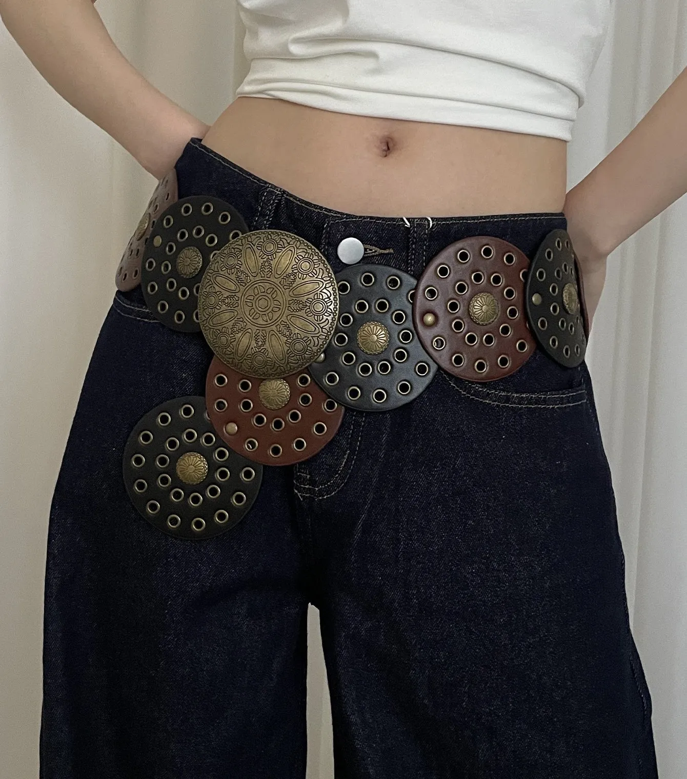 Retro Round Hollow Girdle