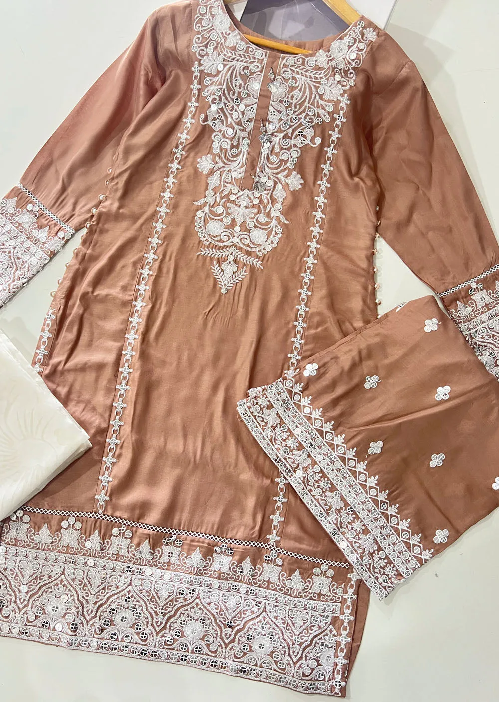 RGZ1403 Readymade Nude Linen suit