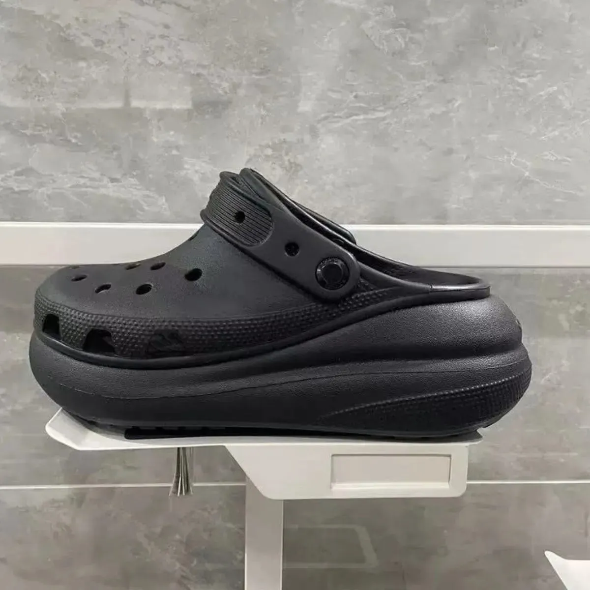 Round Toe Platform Sandals
