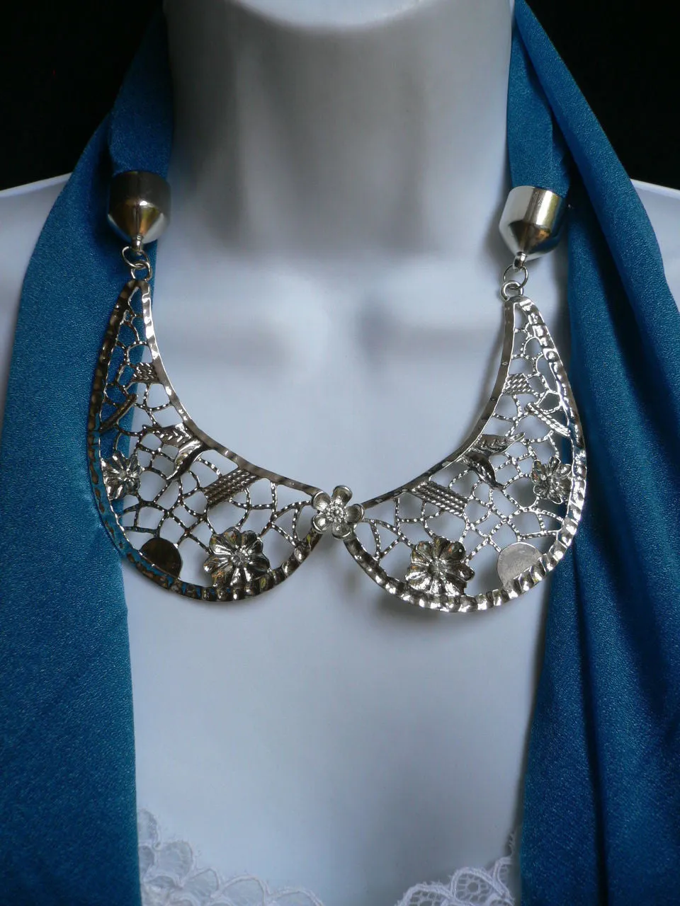 Royal Blue Scarf Necklace Silver Metal Flowers Collar Pendant Women Jewelry