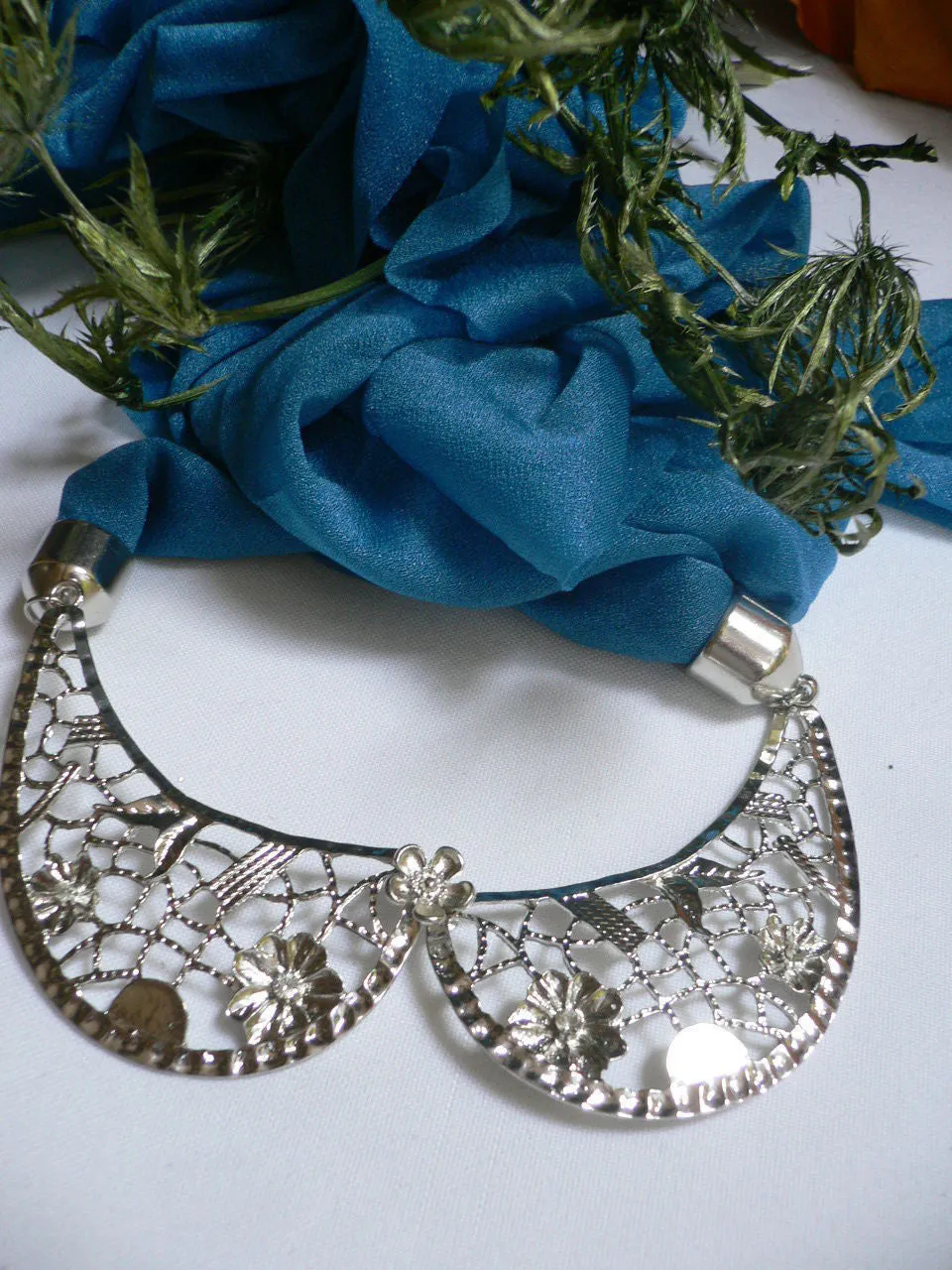 Royal Blue Scarf Necklace Silver Metal Flowers Collar Pendant Women Jewelry