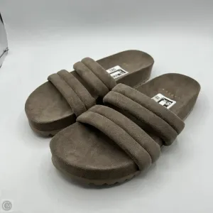 Sandals Flats By Varley In Brown, Size: 6