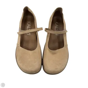 Shoes Flats By Clothes Mentor In Tan, Size: 10