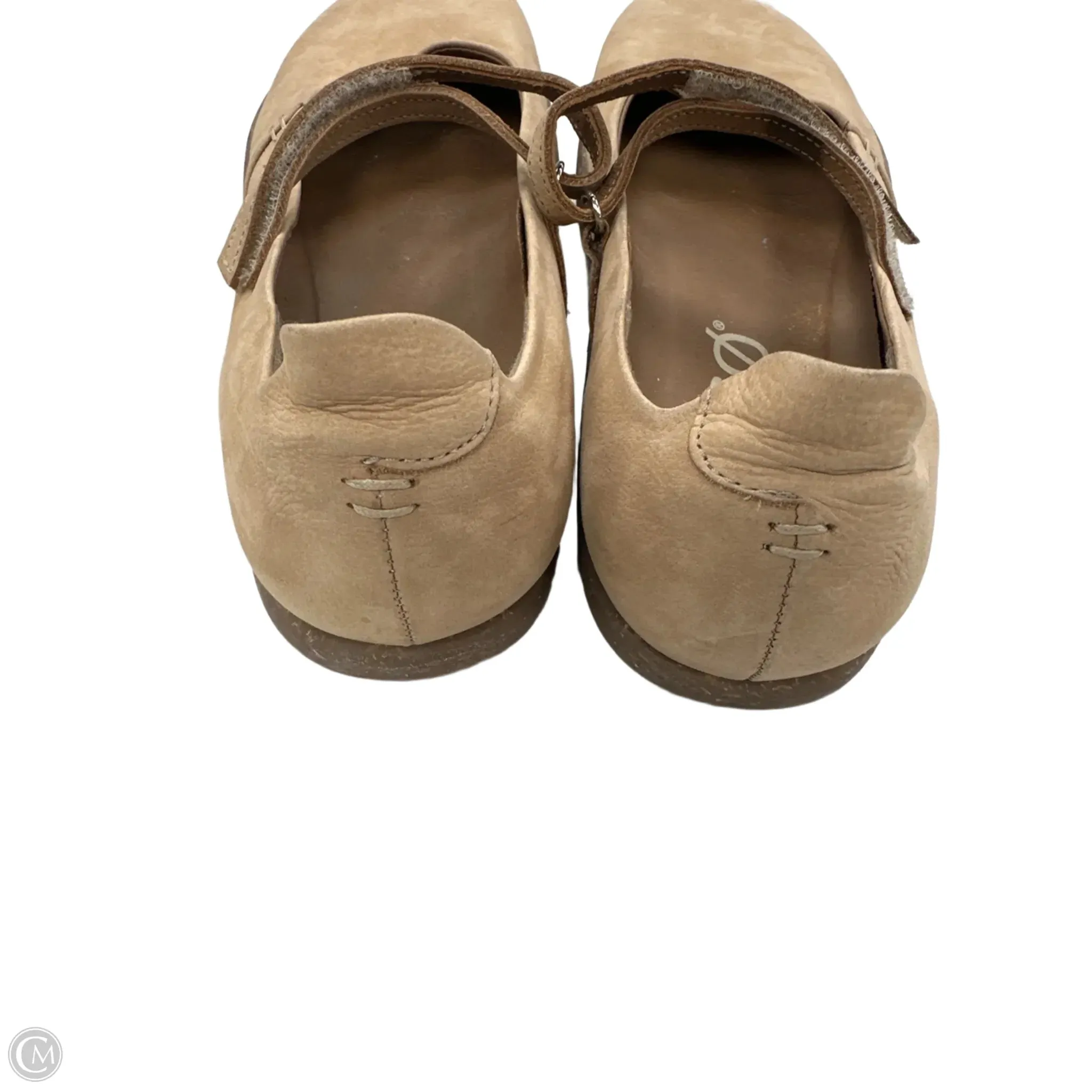 Shoes Flats By Clothes Mentor In Tan, Size: 10