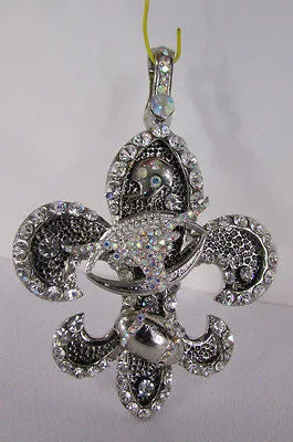 Silver Metal Charm Fleur De Lis Keychain