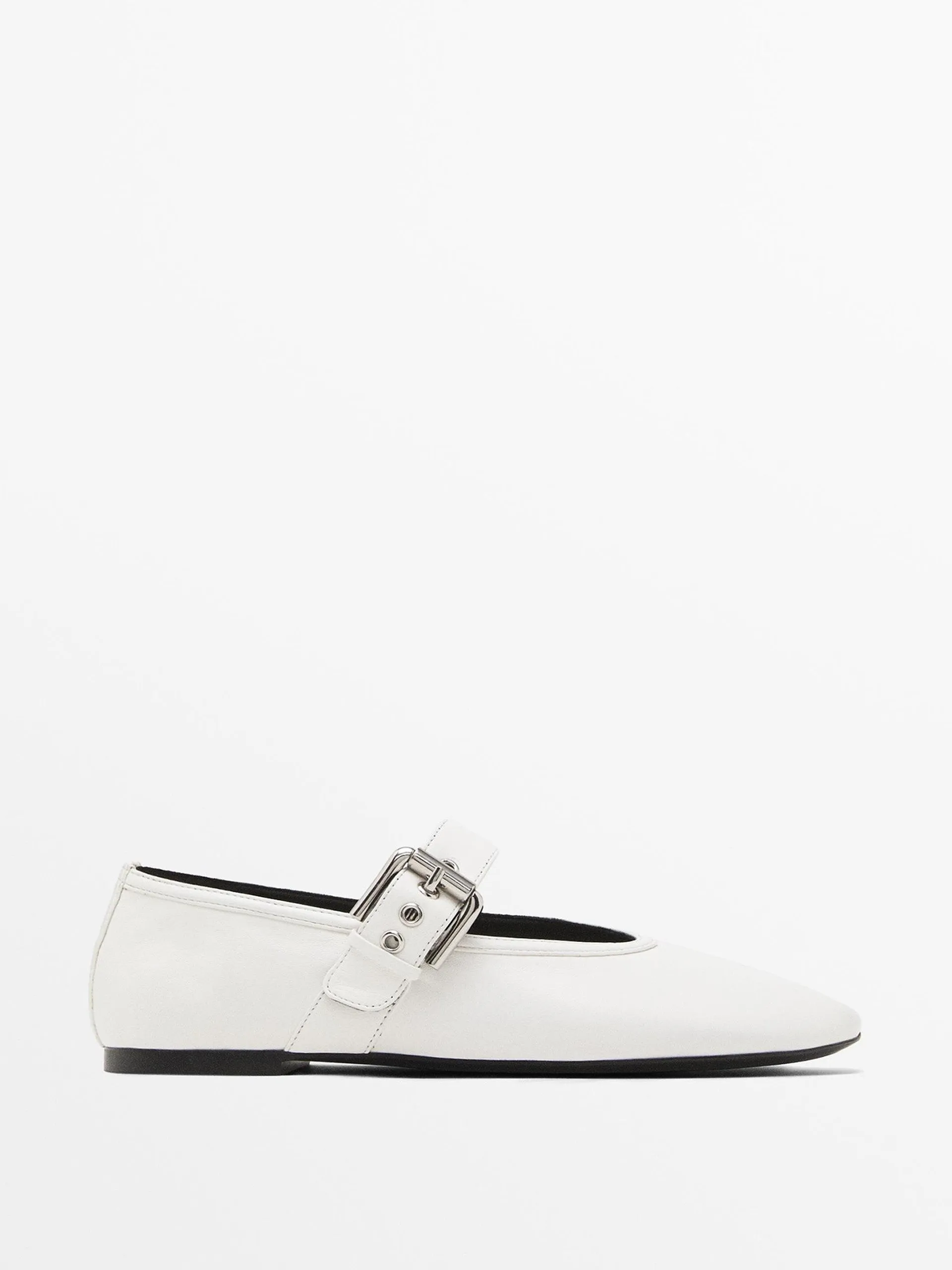 Soft ballet flats with buckle