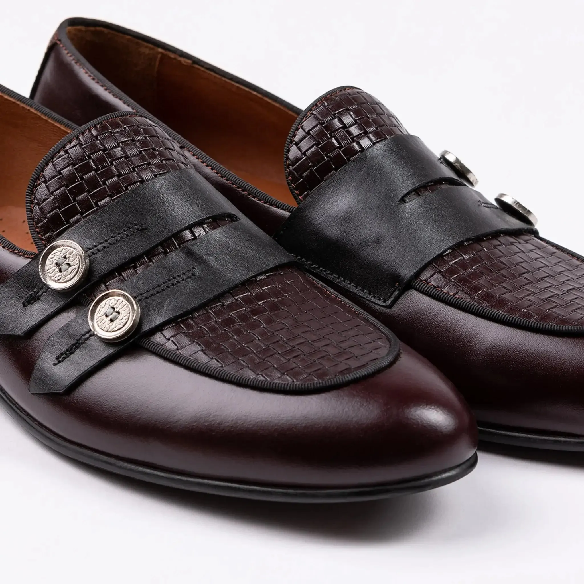 Two-buttoned Woven Loafers Burgundy