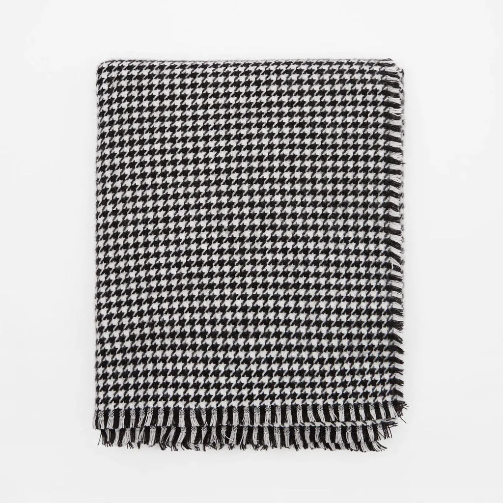 Vintage Houndstooth Print Frayed Blanket Scarf - Black