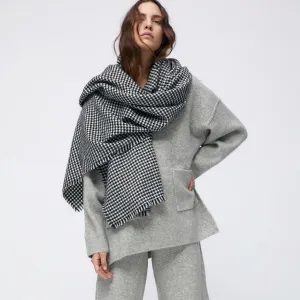 Vintage Houndstooth Print Frayed Blanket Scarf - Black